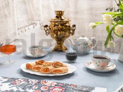 Blynai su lašiša ir grietinėlės sūriu pagrindine nuotrauka