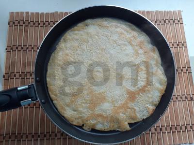 Blynai su grietine, kiaušiniu ir žaliuosius svogūnais Žingsnis 3