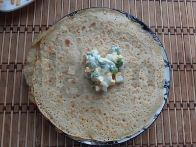 Blynai su grietine, kiaušiniu ir žaliuosius svogūnais Žingsnis 6