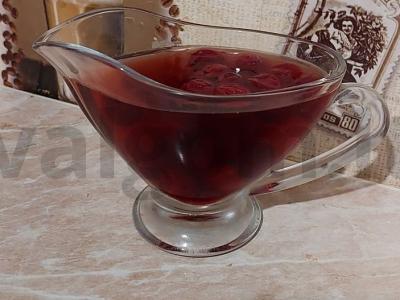 Vyšnių želė su vaniliniu cukrumi pagrindine nuotrauka