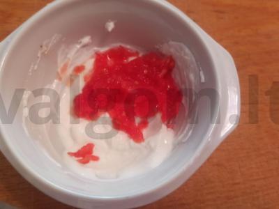 Padažas su krienais ir pomidorais Žingsnis 2