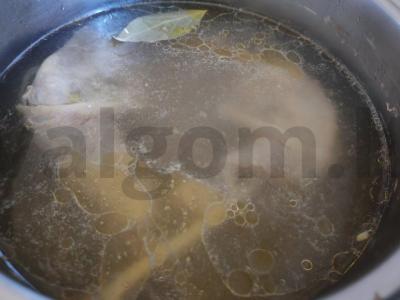 Vištienos ir daržovių sriuba su makaronais Žingsnis 3