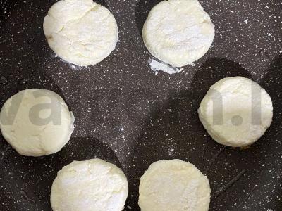 Švelnūs varškėčiai pusryčiams Žingsnis 6