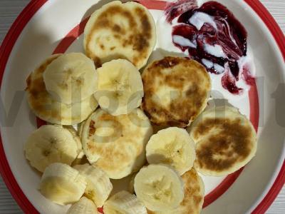 Švelnūs varškėčiai pusryčiams pagrindine nuotrauka