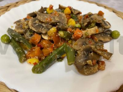 Grybų PP troškinys su meksikietiška mišraine pagrindine nuotrauka