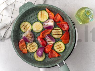 Grilio salotas su cukinijomis ir paprikomis Žingsnis 4