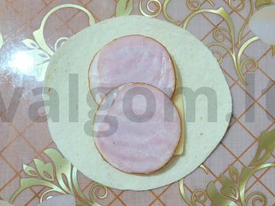 Sotūs trikampis su karbonaidu, pomidoru ir sūriu Žingsnis 3