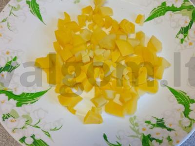 Vištienos kepenėlių salotas Žingsnis 1