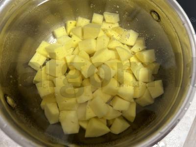 Medžiotojų sriuba su dešrelėmis Žingsnis 1