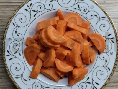 Kiaulienos šonkauliai, kepti maišelyje su morkomis Žingsnis 3