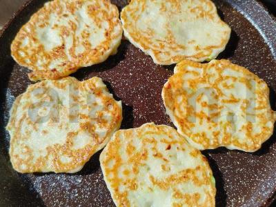 Cukinijų blynai su česnaku ir pomidorais Žingsnis 5