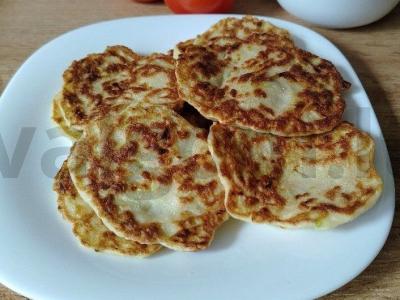 Cukinijų blynai su česnaku ir pomidorais Žingsnis 8