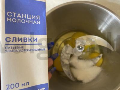 Blynai, įdaryti svogūnais ir kiaušiniais Žingsnis 3