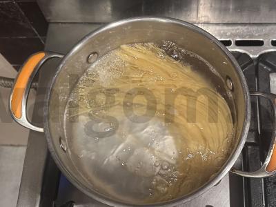 Pasta „Carbonara“ su parmezanu Žingsnis 1
