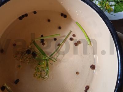 Marinuoti pievagrybiai per 30 minučių Žingsnis 3