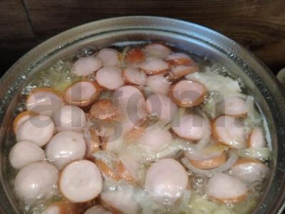 Greita solianka su mėsa ir dešrelėmis Žingsnis 6