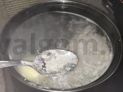 Borsčas vištienos sultinyje „Žiema-šaltis“ Žingsnis 2