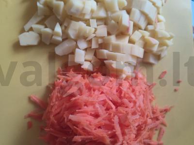 Borsčas vištienos sultinyje „Žiema-šaltis“ Žingsnis 4