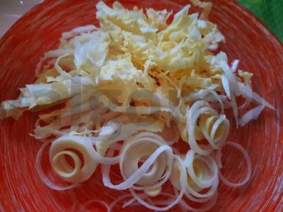 Vasaros šaltas šaltibarščiai su avokadu Žingsnis 1