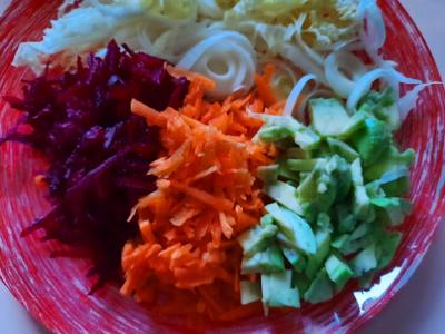 Vasaros šaltas šaltibarščiai su avokadu Žingsnis 2