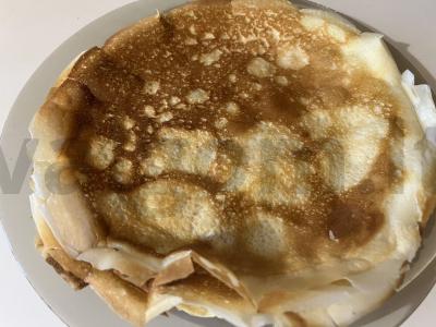 Auksiniai blynai su varškės sūrio, dešros ir marinuotų agurkų įdaru Žingsnis 4