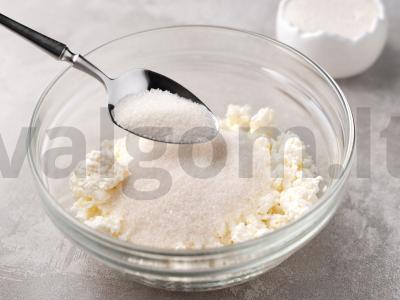 Varškėčiai be miltų Žingsnis 1