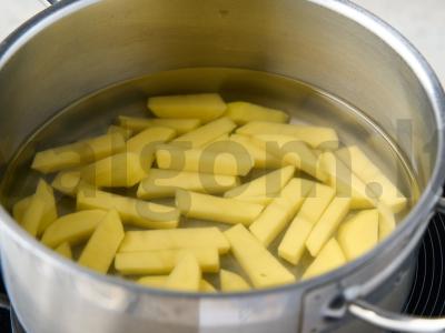 Sūrio sriuba su dešra ir kiaušiniu Žingsnis 1