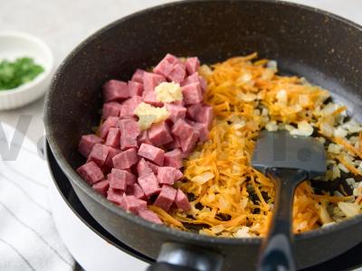 Sūrio sriuba su dešra ir kiaušiniu Žingsnis 3