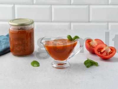 Paprastas pomidorų padažas žiemai pagrindine nuotrauka