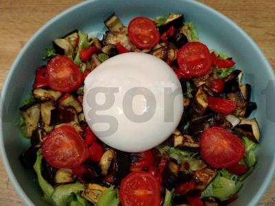 Šiltas salotas su burrata ir vyšniniais pomidorais Žingsnis 6