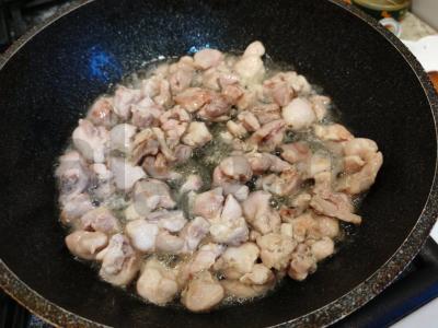 Sluoksniuotas mielinis pyragas su vištiena ir grybais Žingsnis 7