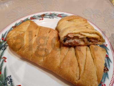 Sluoksniuotas mielinis pyragas su vištiena ir grybais pagrindine nuotrauka