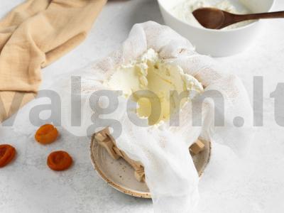 Varškės pyragas su džiovintomis abrikosais Žingsnis 7