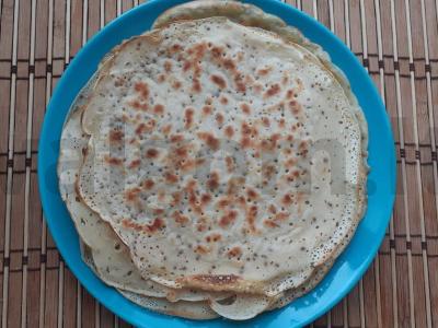 Blynai su sezamo, chia sėklomis ir vanilinu pusryčiams pagrindine nuotrauka