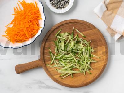 Juodųjų ridikų salotos su morkomis Žingsnis 2