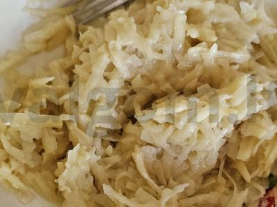 Bulvių blynai su kiaušiniu ir silke Žingsnis 1