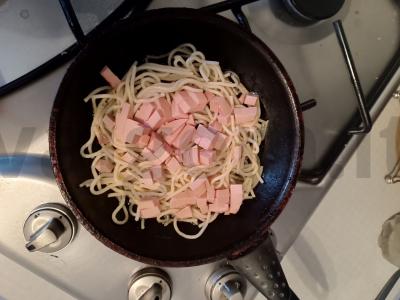 Kiaušinis su makaronais pusryčiams Žingsnis 2