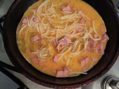 Kiaušinis su makaronais pusryčiams Žingsnis 4