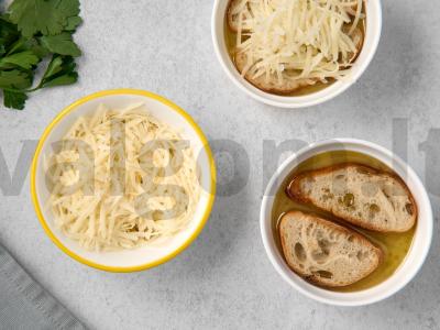 Prancūziškas svogūnų sriuba Žingsnis 7