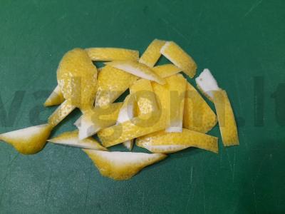 Žolelių arbata su uogomis ir medumi Žingsnis 4