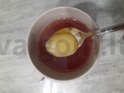 Žolelių arbata su uogomis ir medumi Žingsnis 11