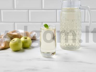 Antanovkos kompotas žiemai pagrindine nuotrauka