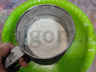 Skanus tortas „Vyšnių namelis“ Žingsnis 1