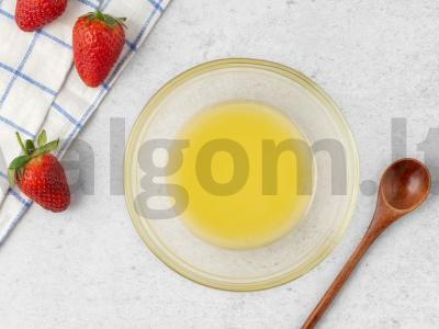 Greitas braškių pyragas Žingsnis 1