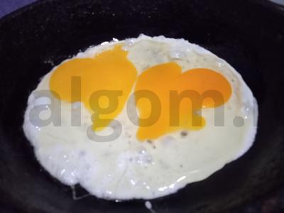 Kiaušinienė su brokoliais, žaliąja pupelių ir čili pipirais Žingsnis 2