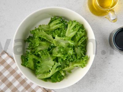 Salotos su lašiša ir avokadu medaus padaže Žingsnis 1