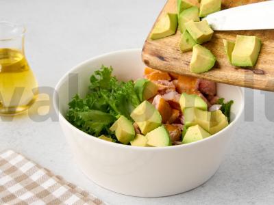 Salotos su lašiša ir avokadu medaus padaže Žingsnis 3