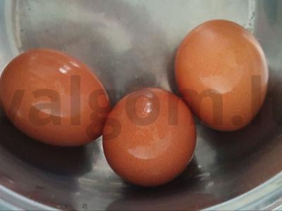 Salotas „Mimoza“ su kietuoju sūriu ir silkėmis Žingsnis 2