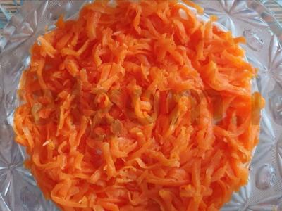 Salotas „Mimoza“ su kietuoju sūriu ir silkėmis Žingsnis 7