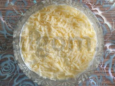 Salotas „Mimoza“ su kietuoju sūriu ir silkėmis pagrindine nuotrauka